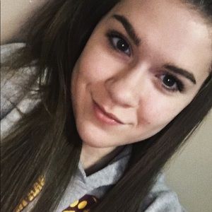 Meet your Posher, Adrienne